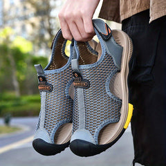 Men's Closed Toe Anti Collision Sandals Wear Resistant Non Slip Beach Shoes