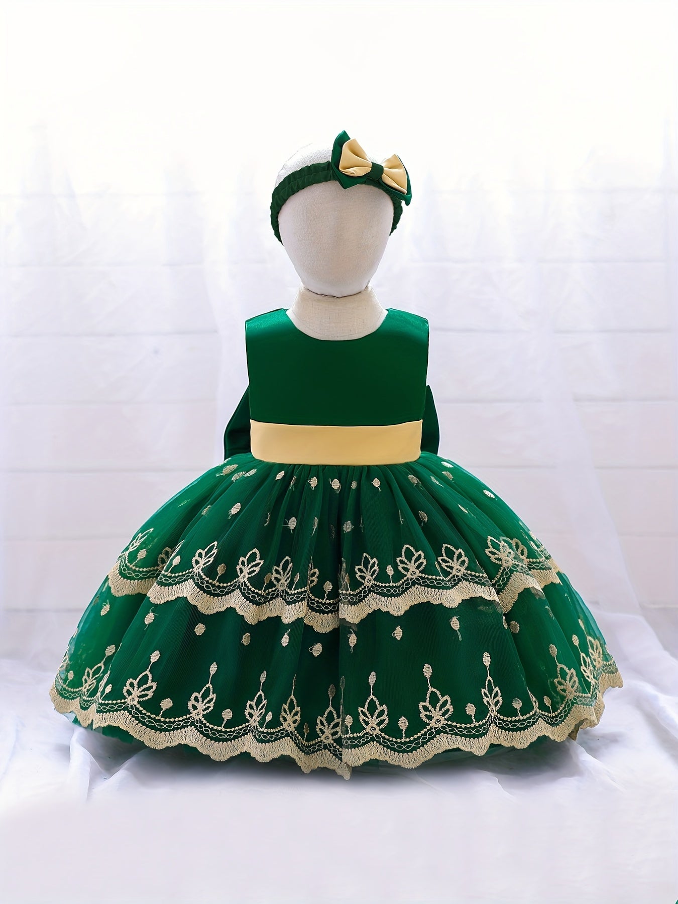 Girls Sleeveless Floral Embroidery Princess Dress