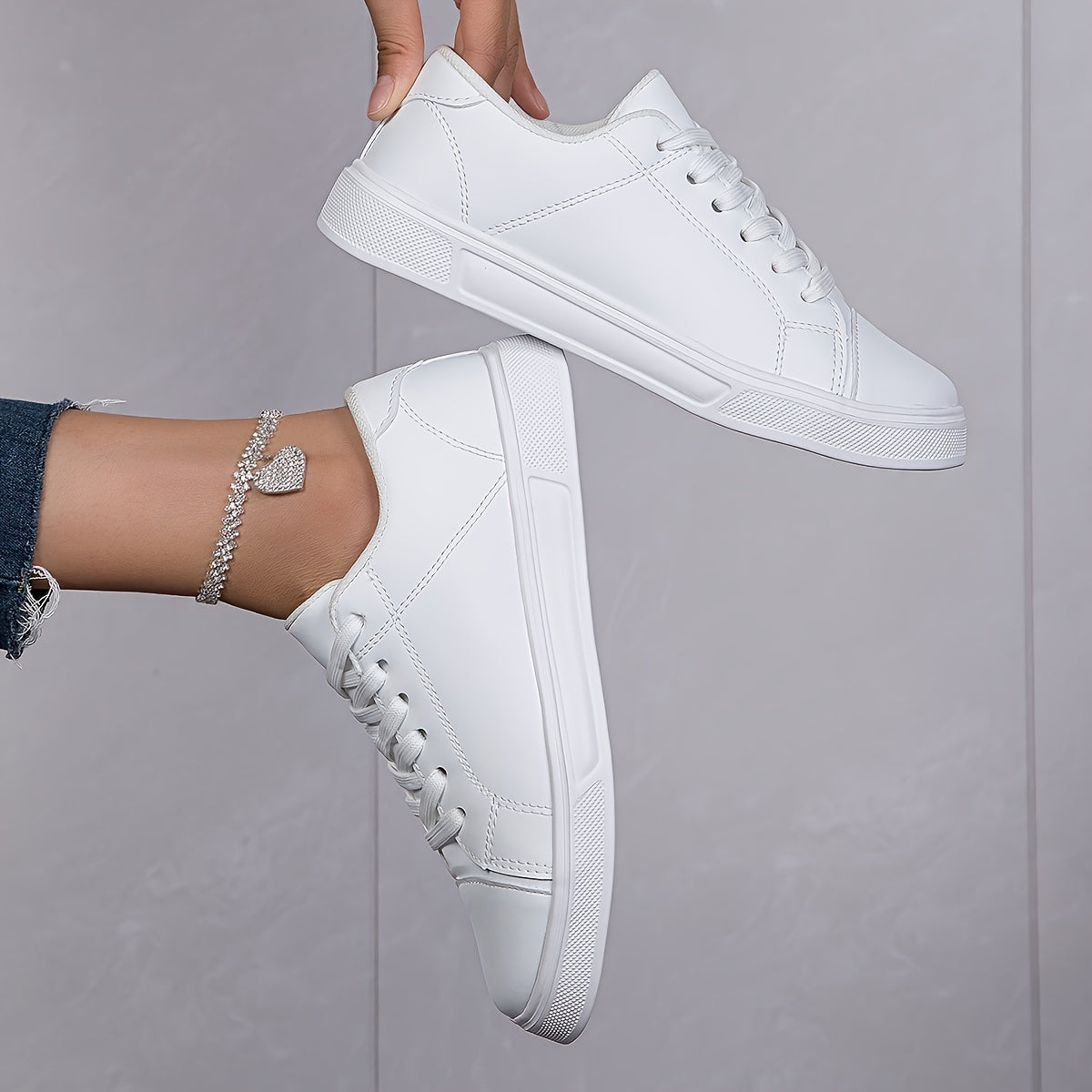 Lightweight Flat Skate Shoes Non Slip Round Toe Sneakers