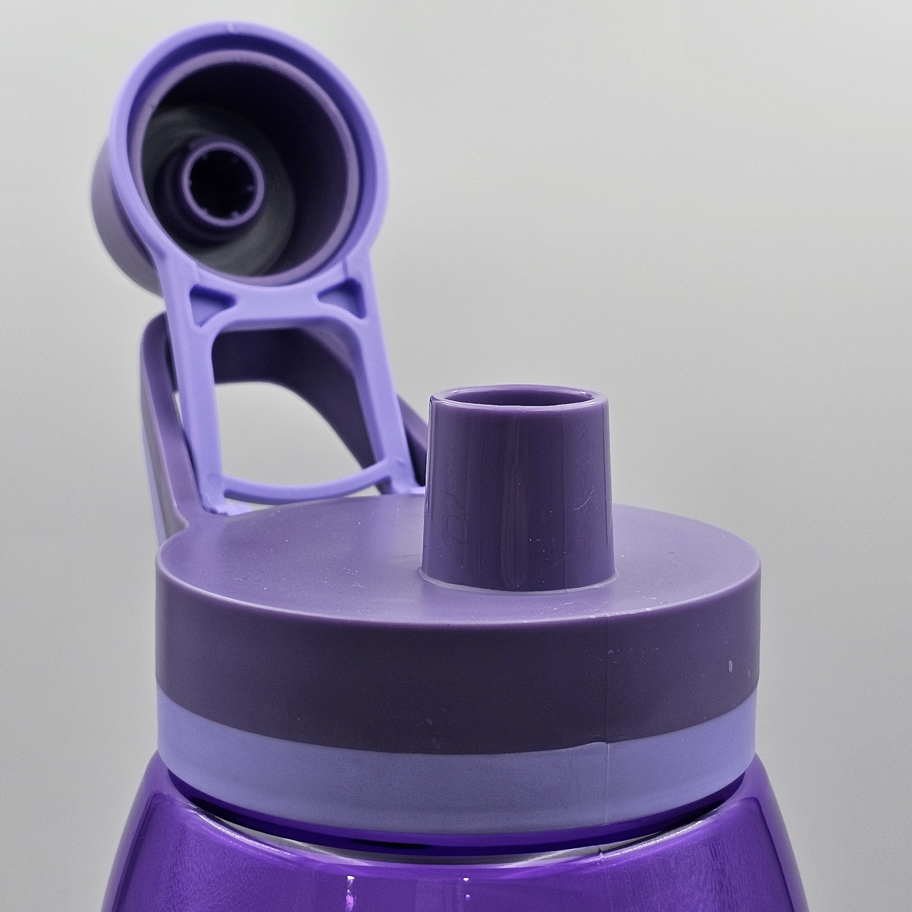 Leak-proof Water Bottle with Handle for Outdoor Fitness