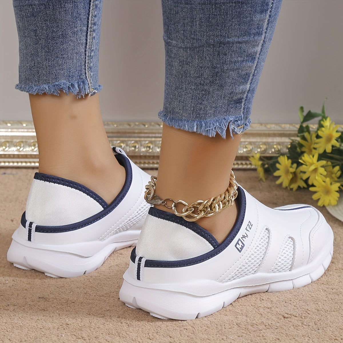 Women's Breathable Mesh Outdoor Sports Slip-On Walking Shoes