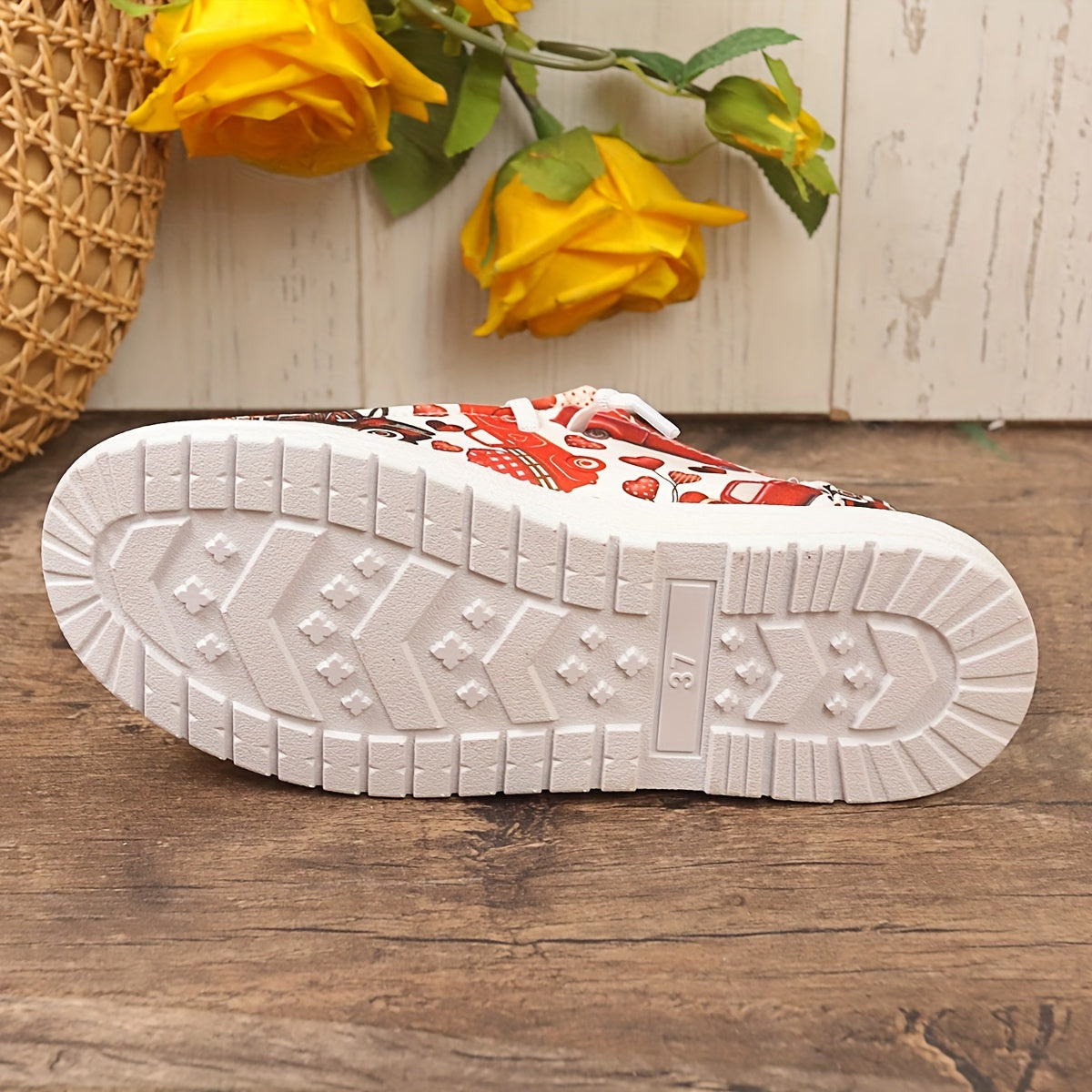 Women's Skateboard Shoes with Truck & Heart Patterns Flat Lace-up Shoes