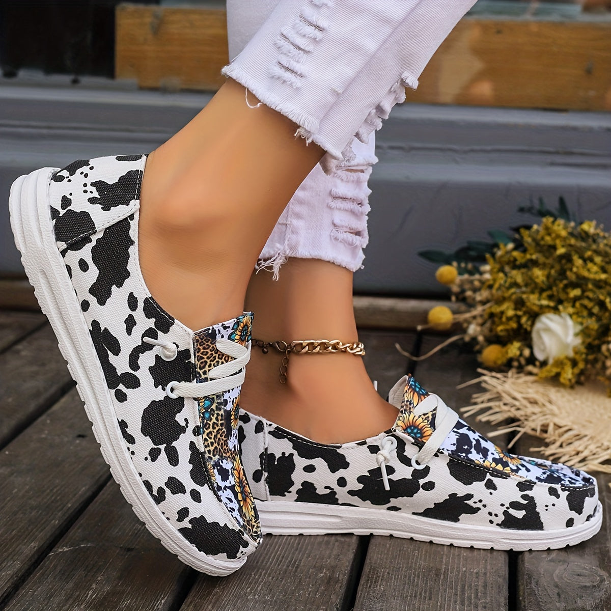Sunflower & Dairy Cow Print Skate Shoes Lightweight Low Top Sport Shoes