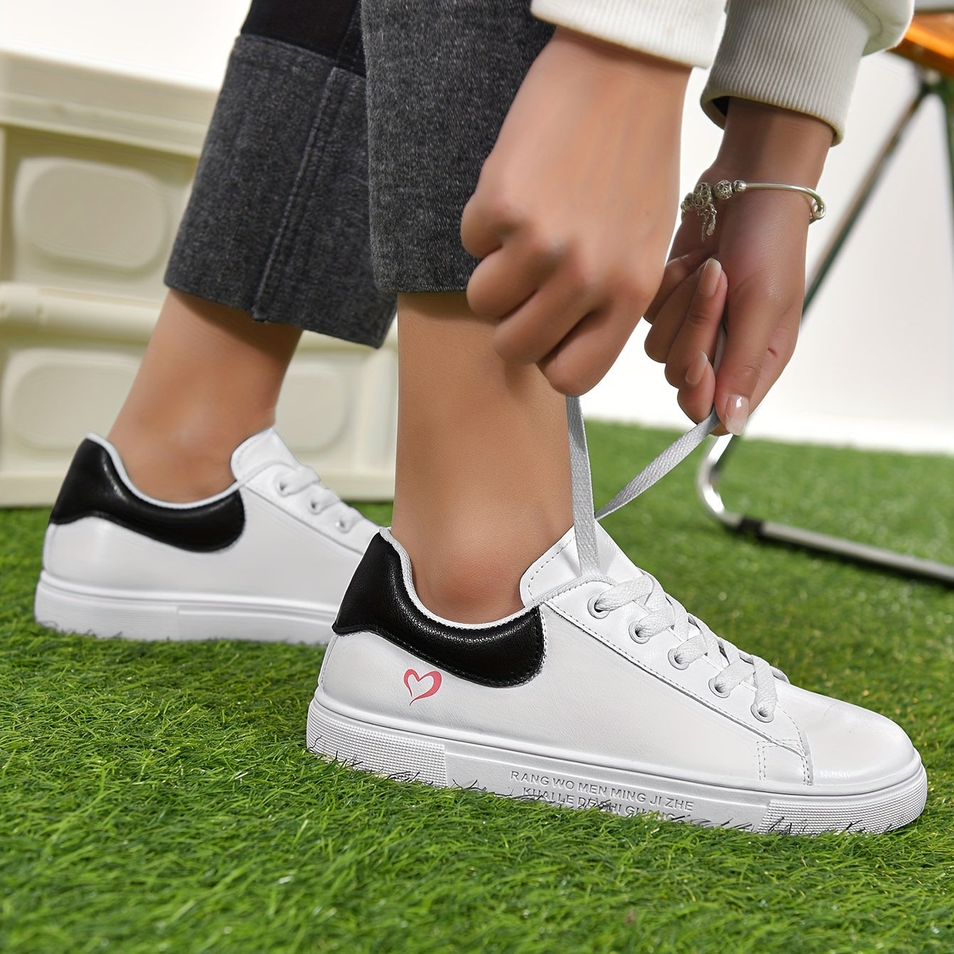 Heart Pattern Skate Shoes Lace Up Flat Casual Sneakers