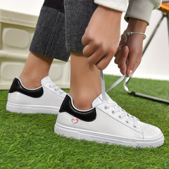 Heart Pattern Skate Shoes Lace Up Flat Casual Sneakers
