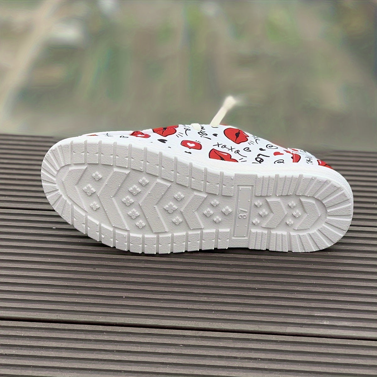 Women's Skateboard Shoes Lips Hearts Lace up Canvas