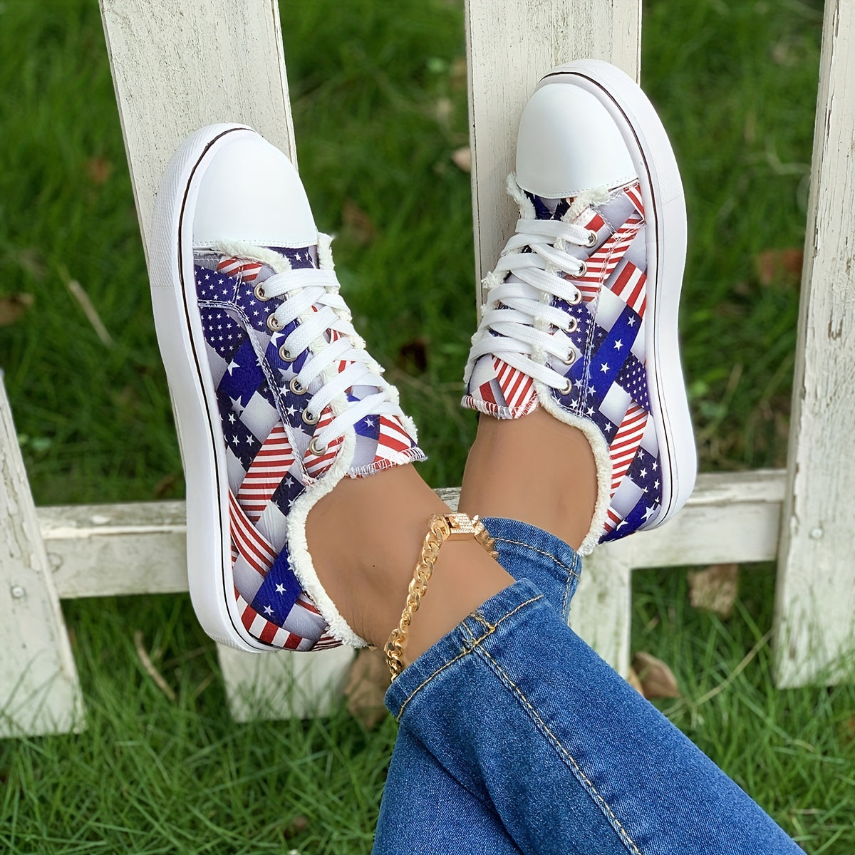 Women's Flag Pattern Canvas Low Top Sneakers