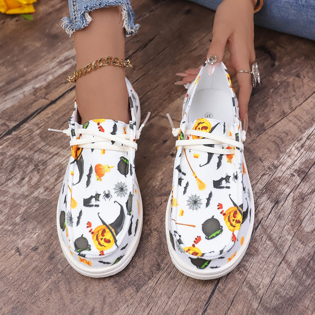 Women's Halloween Style Skateboarding Shoes with Pumpkin Bat Spider Pattern