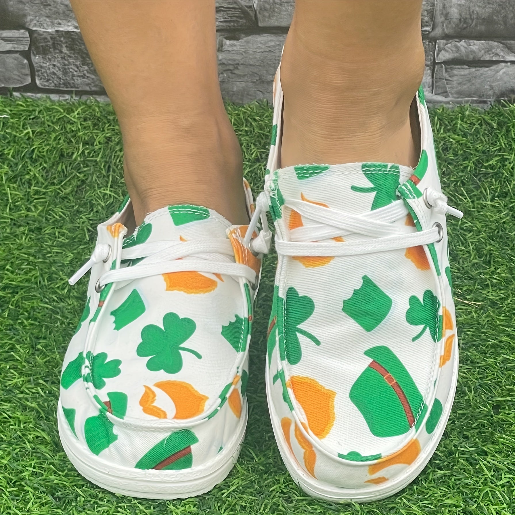Women's Colorful Clover & Hat Flat Skate Shoes Lightweight Walking Shoes