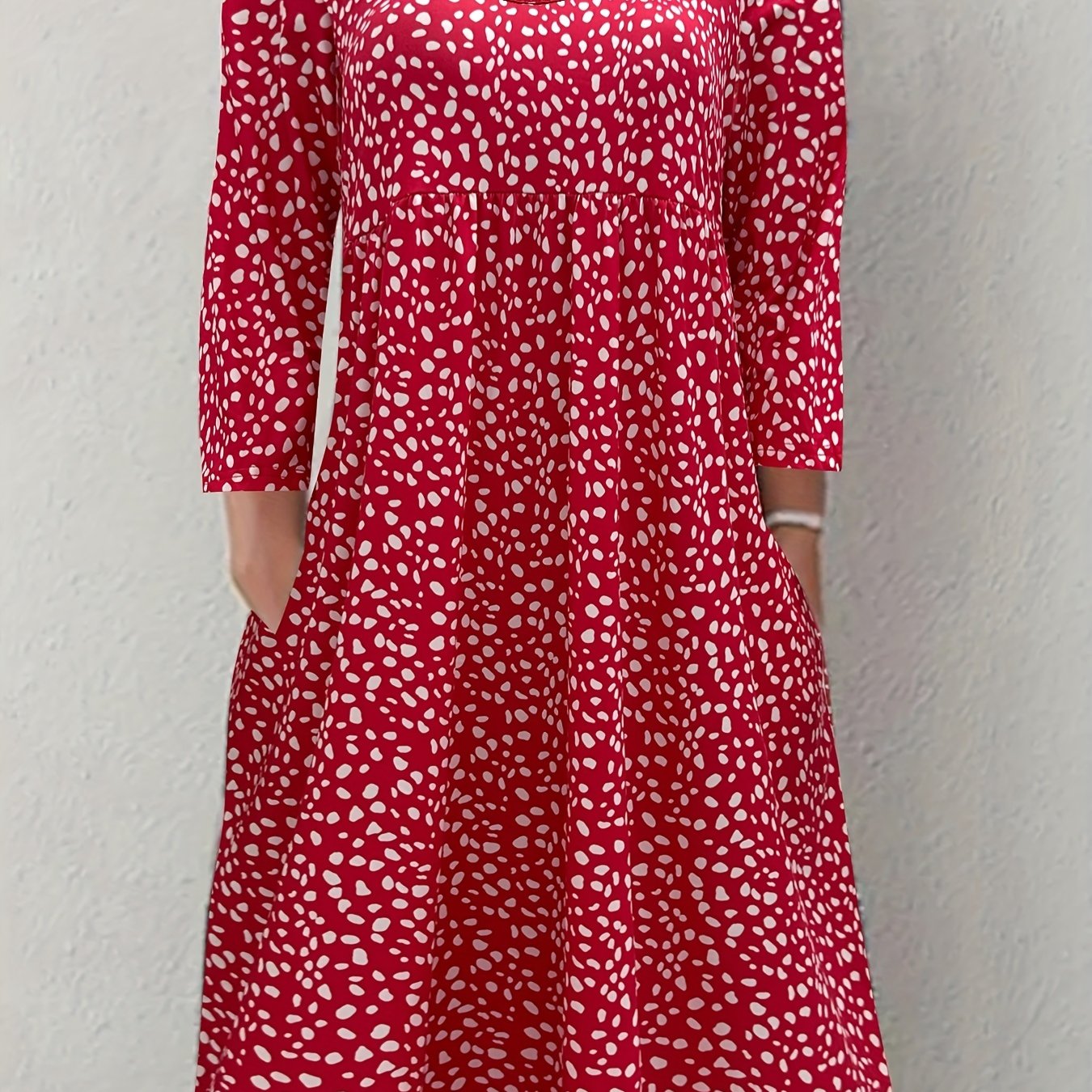 Dot Print Half Sleeve Round Neck Dress With Pockets