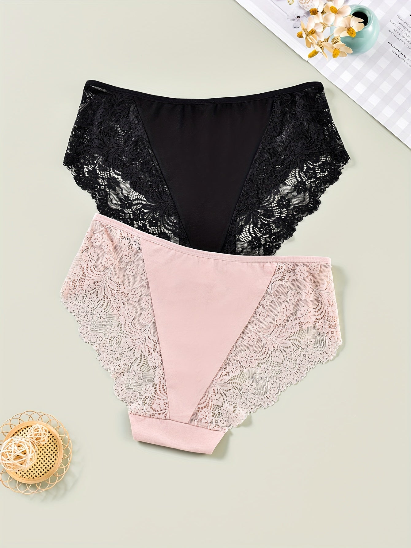 2 Pack Plus Size Contrast Lace Seamless Briefs Set