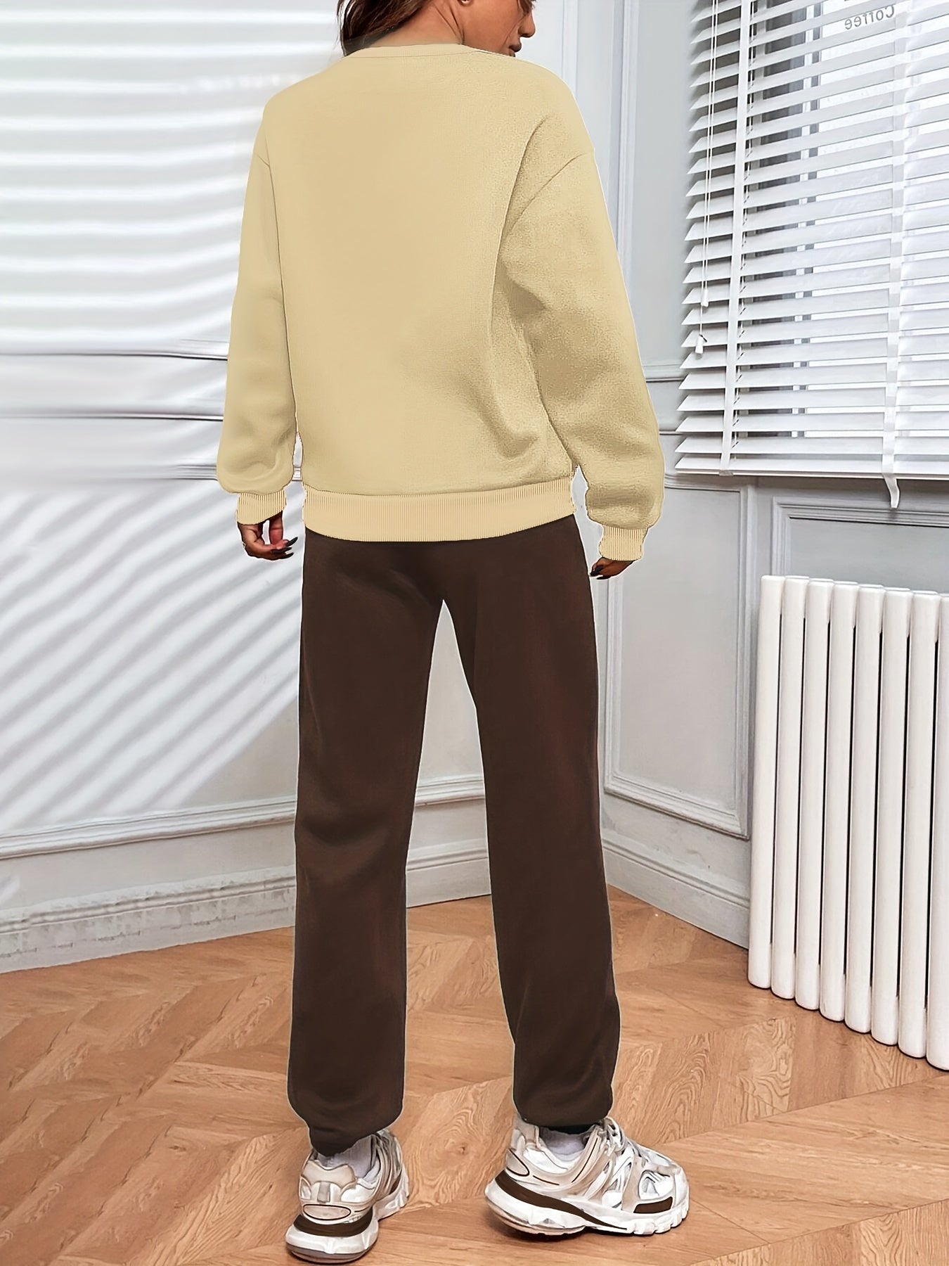 Casual Outfit: Letter Print Sweatshirt & Joggers Set