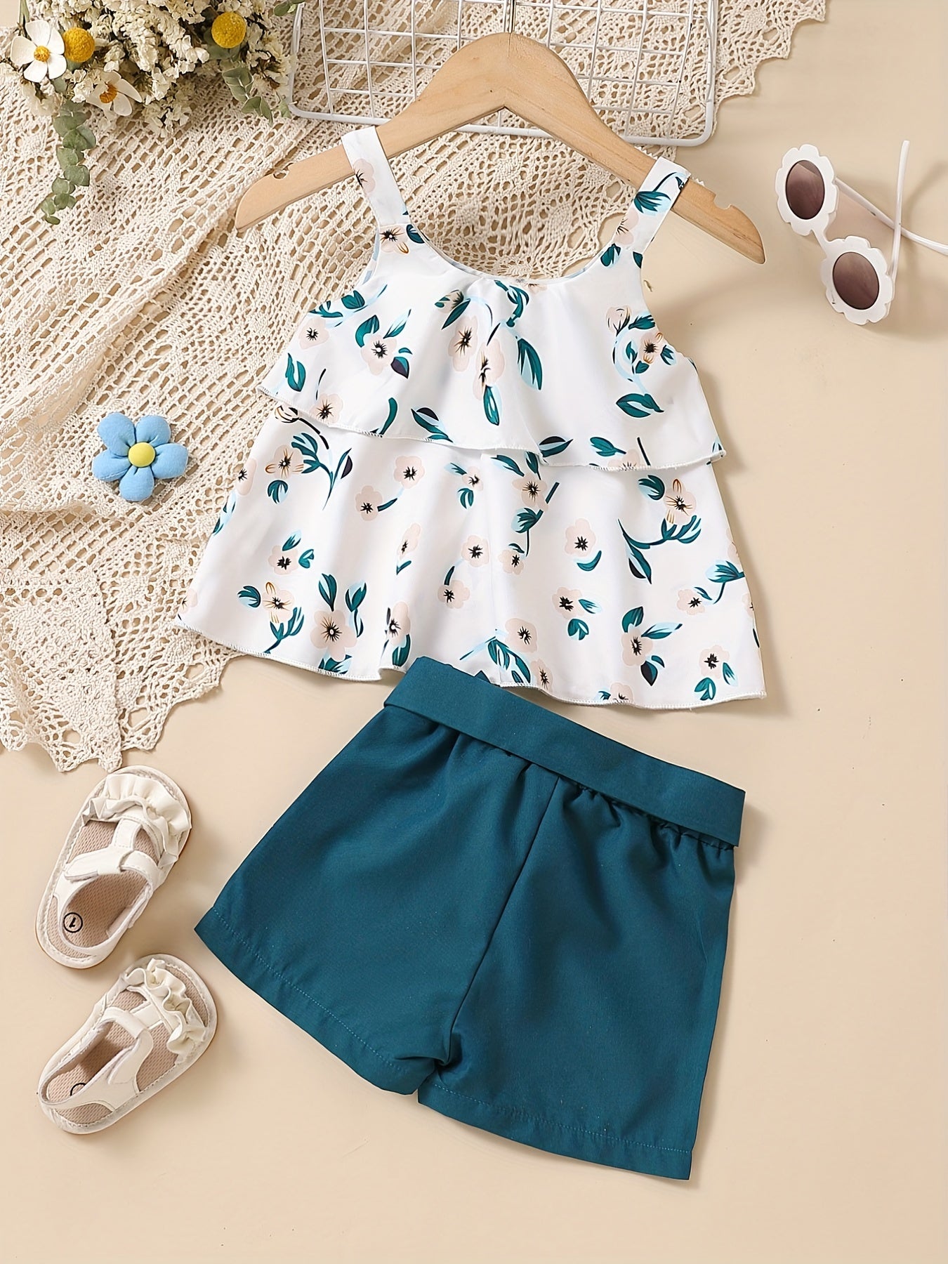 2pcs Baby Girls Floral Camisole Top & Shorts Set with Belt