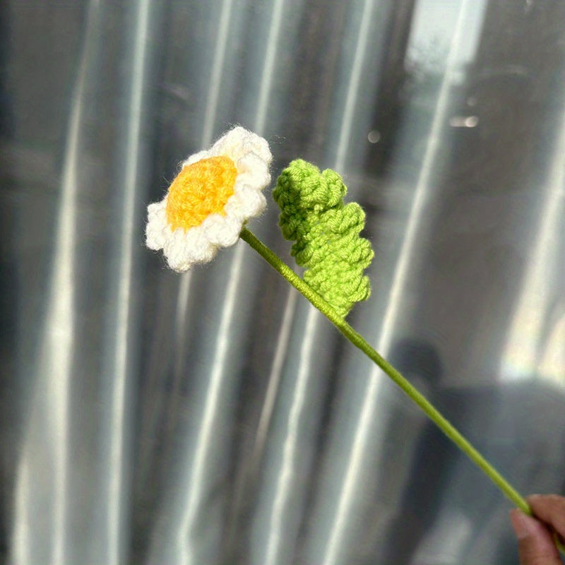 Small Daisy Hand-Woven Bouquet Chamomile Woolen Crochet Flower