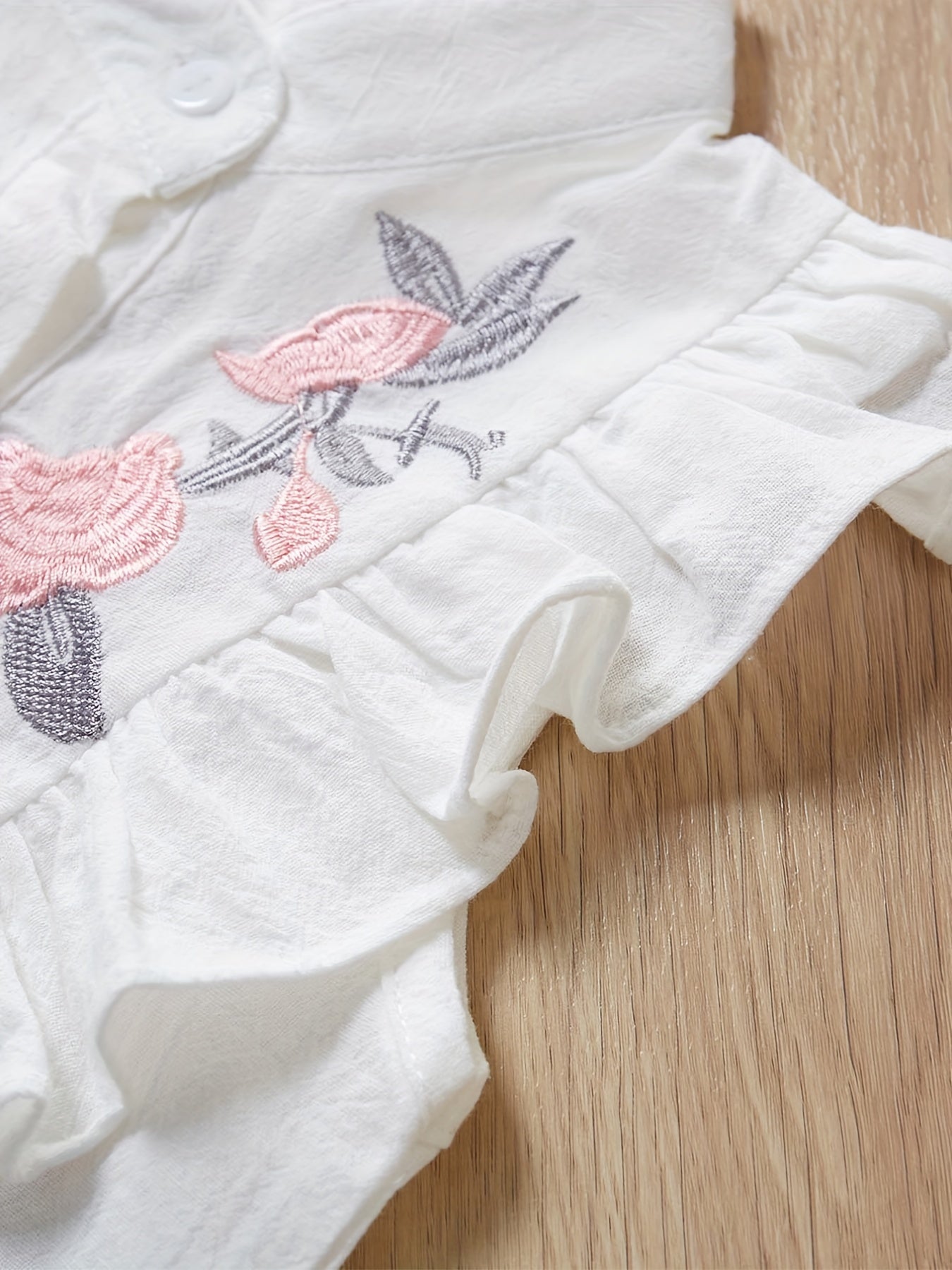 Girls' Flowers Embroidered Sleeveless Shirt And Fringe Shorts Set