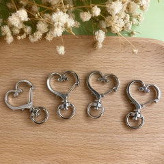 20pcs Heart Shaped Keychain Dog Buckle Jewelry DIY Accessories