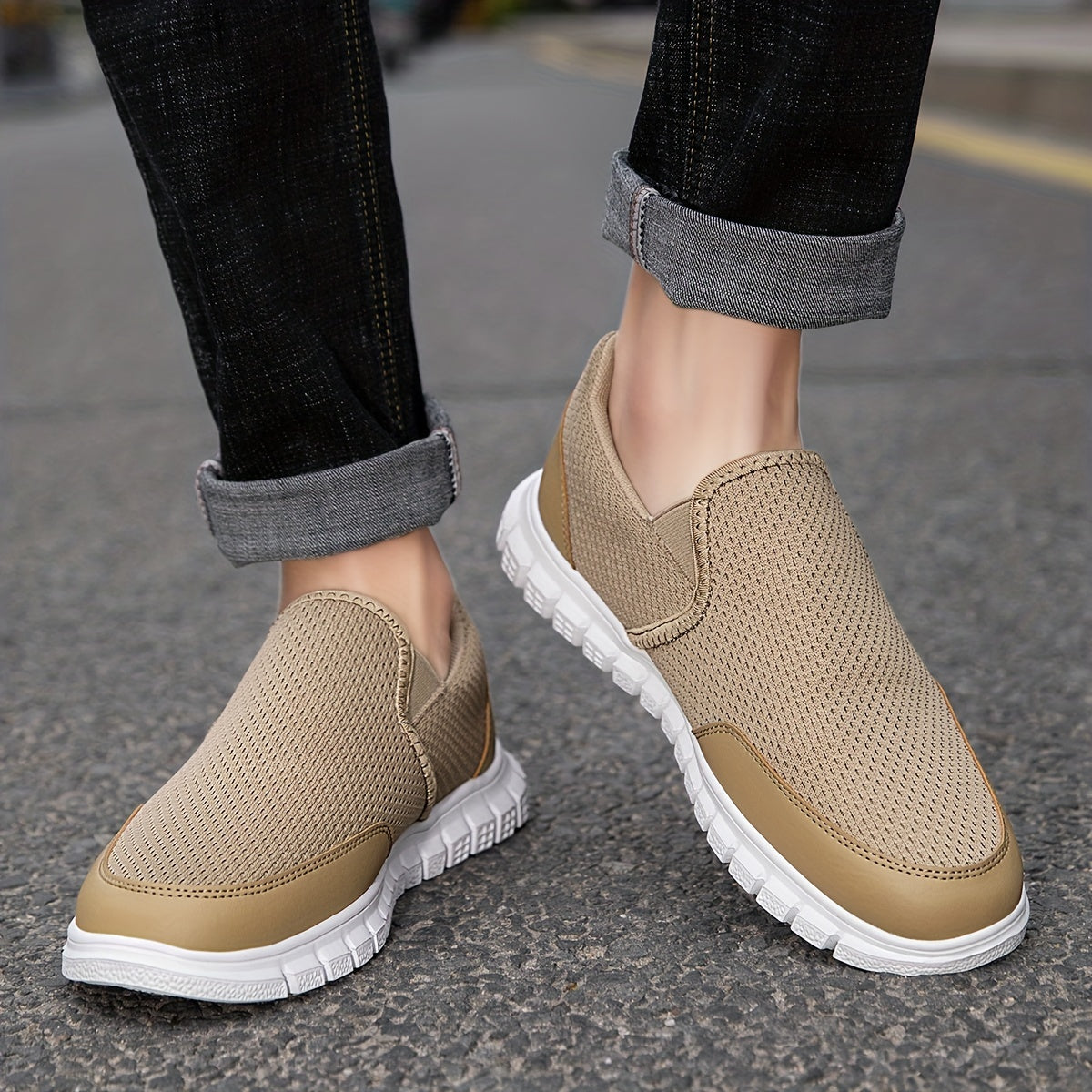 Men's Lightweight Slip On Casual Shoes For Traveling Jogging