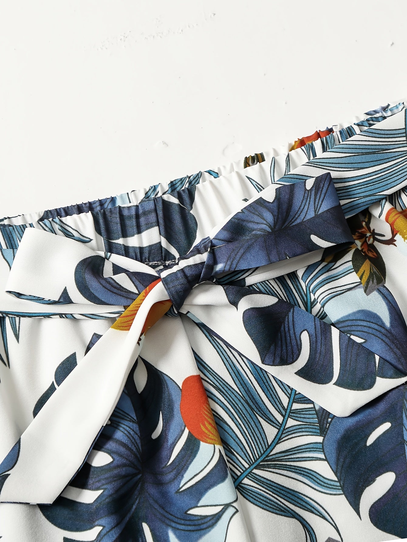 Tropical Print Elastic Waist Beach Shorts With Belt