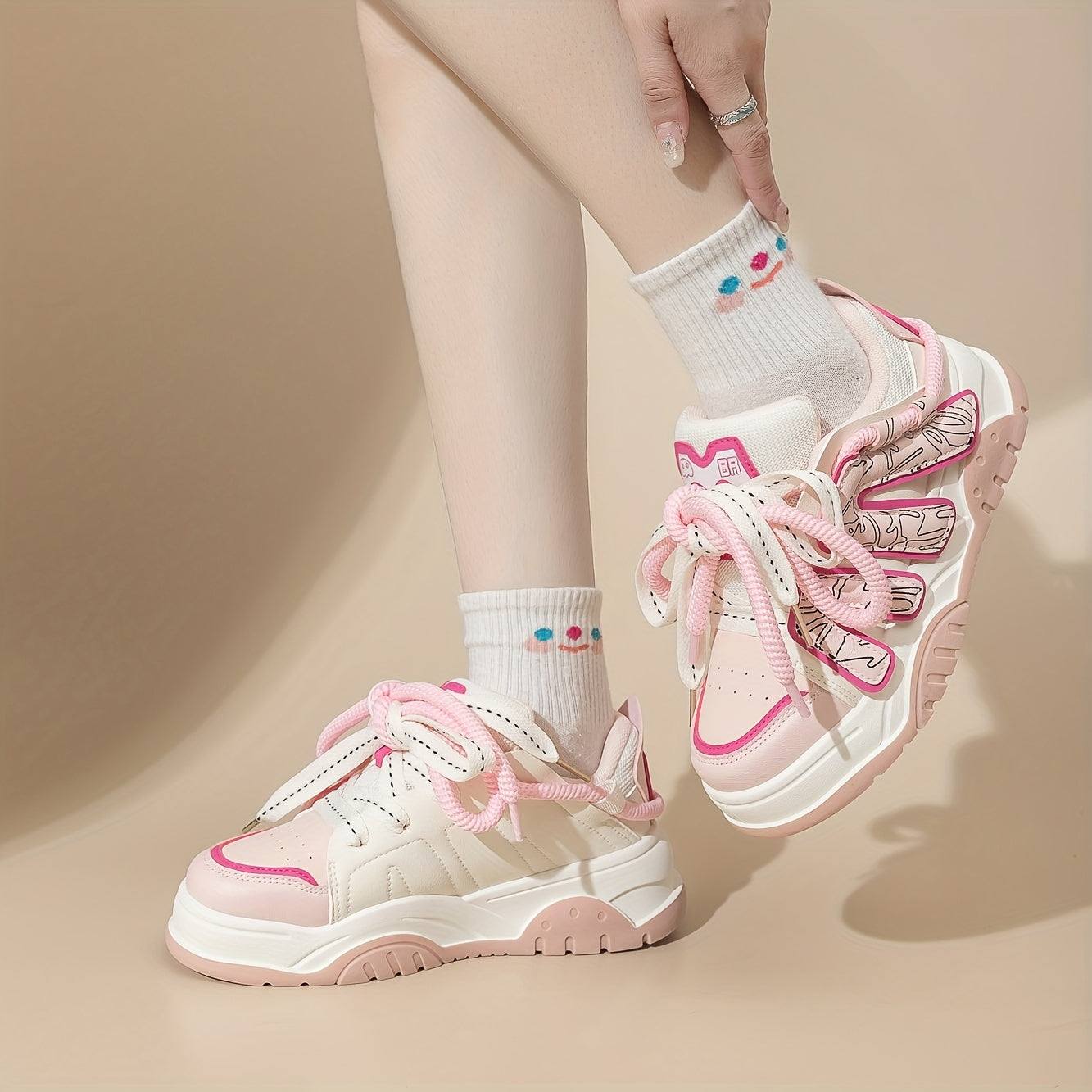 Women's Letter Patched Low Skate Shoes Platform Casual Sneakers