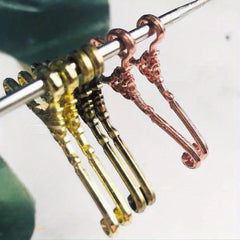 10pcs Mini Dollhouse Metal Hangers Vintage Metal Hangers Simulation Landscape Ph