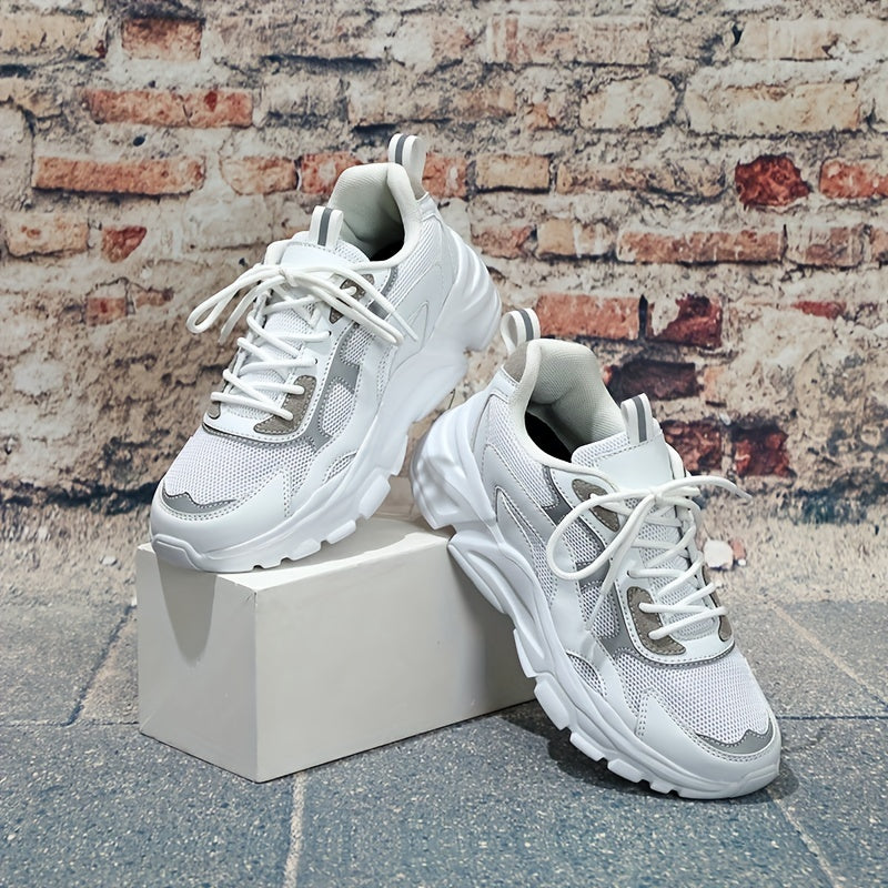 Women's Breathable Mesh Sneakers Lace Up Outdoor Shoes