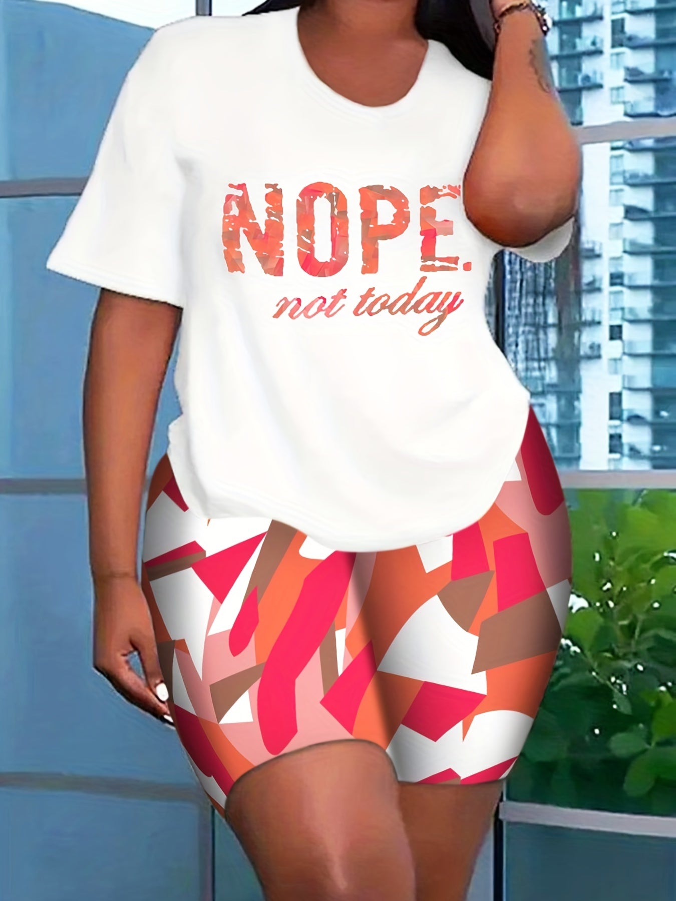 Art Letter Print Tee & Geometric Print Shorts Set