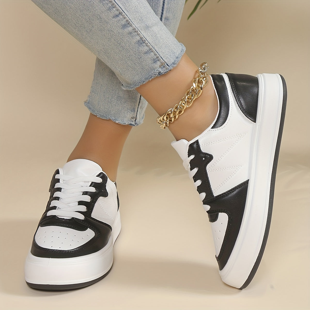 Women's Breathable Skate Shoes Casual Lace Up Outdoor Shoes