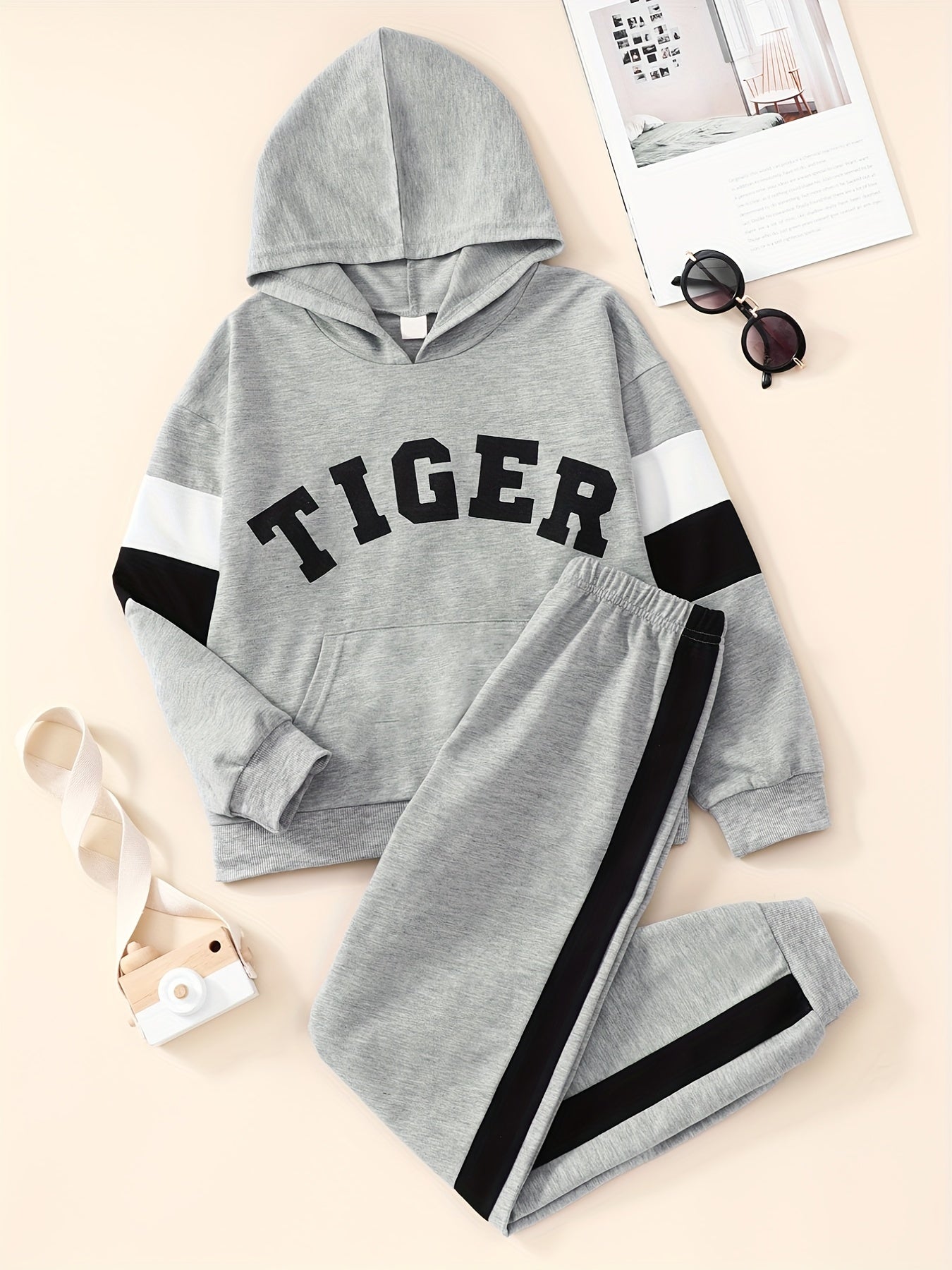 Boy's Tiger Print Hoodie & Sweatpants Set for Spring Fall