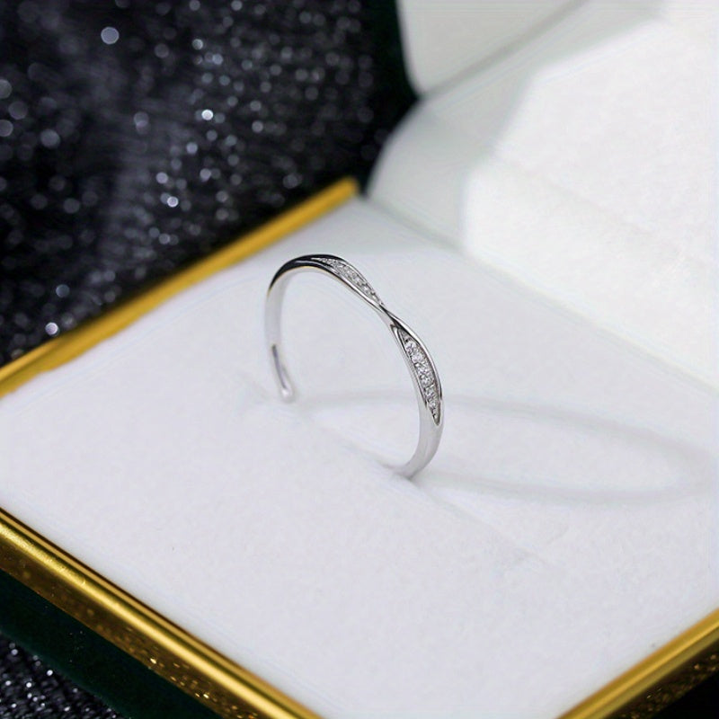 925 Silver Twisted Band Ring with Moissanite Decor, Stackable Jewelry