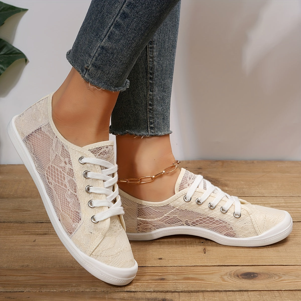 Women's Mesh Breathable Sneakers Lace Up Flat Canvas Shoes