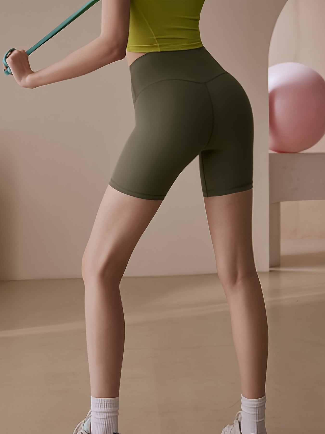 Seamless Yoga Sports Shorts Wide Waistband Quick Dry Breathable Workout