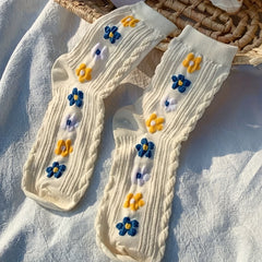 2 Pairs 3D Floral Textured Socks for Women