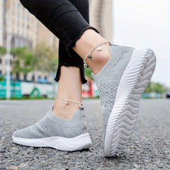 Men's Lightweight Slip On Casual Shoes For Traveling Jogging