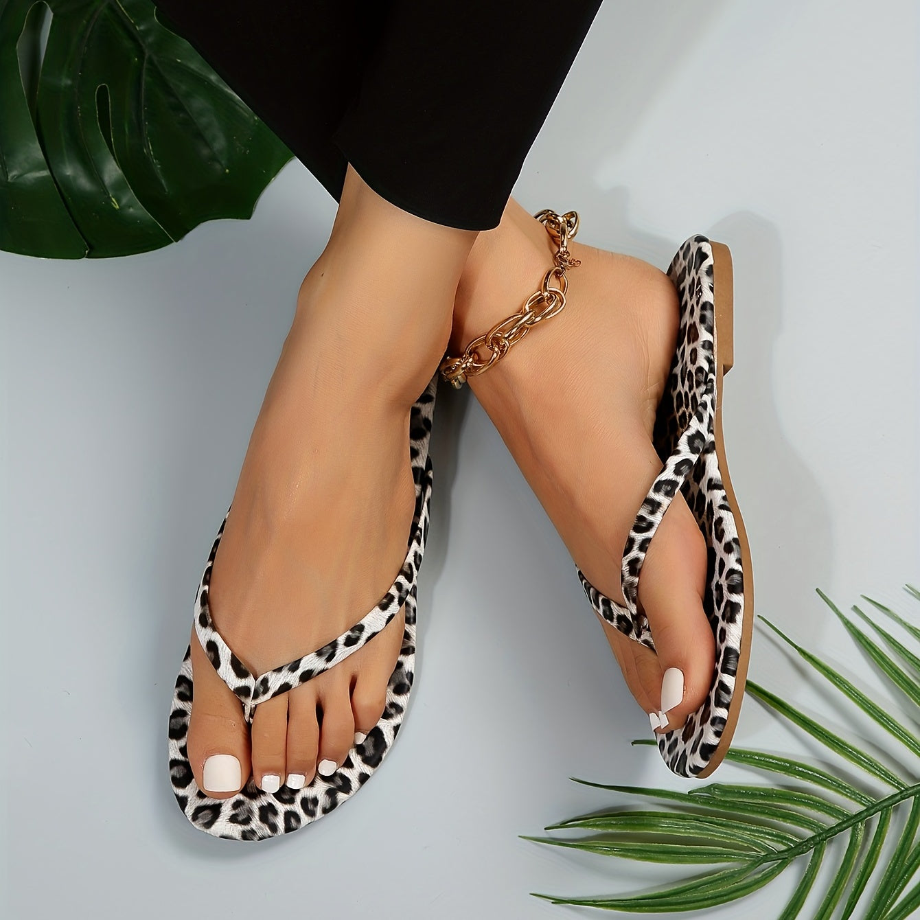 Leopard Pattern Flip Flops Faux Leather Slip On Flat Shoes