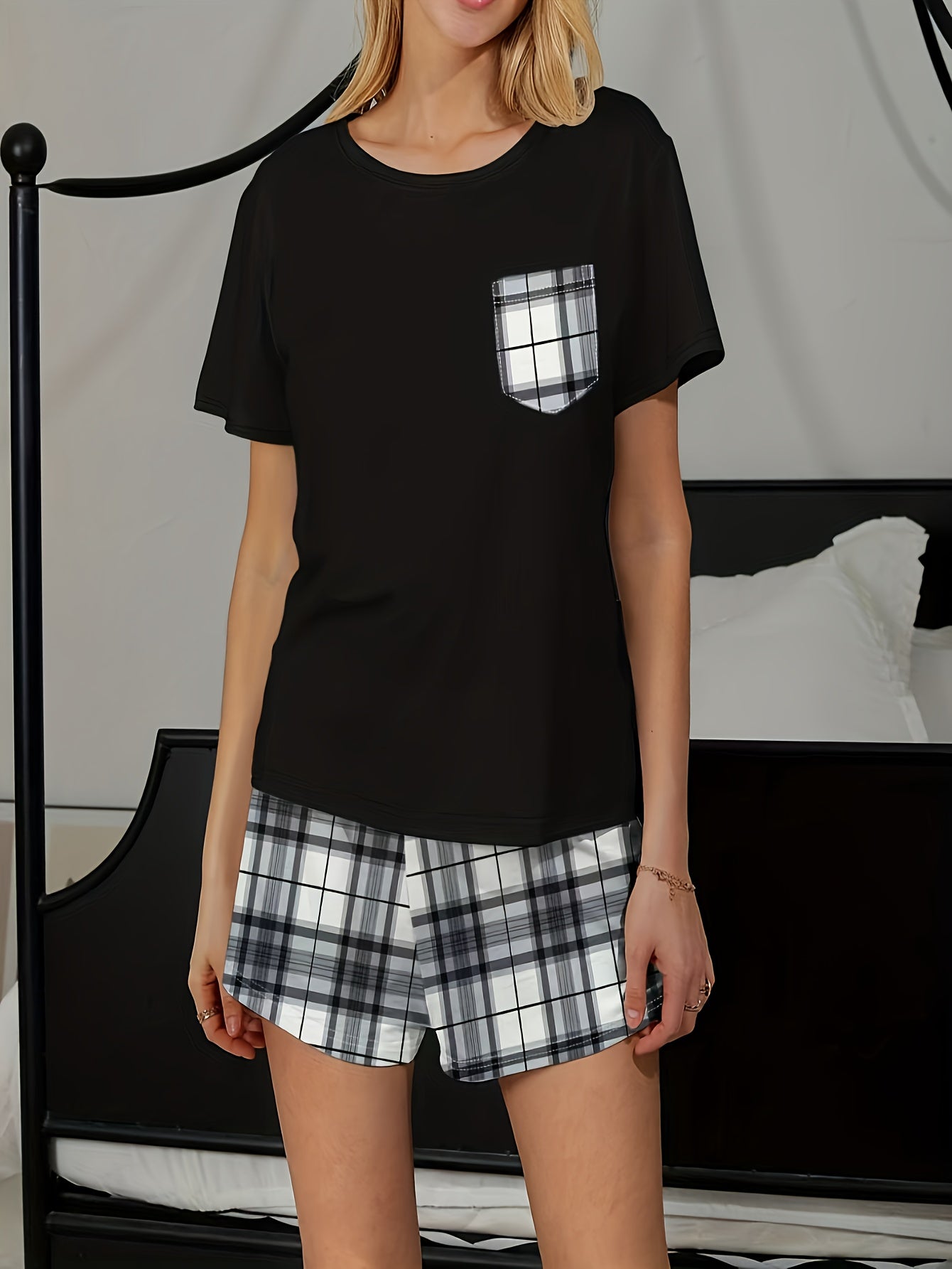 Plaid Print Lounge Set Crew Neck Top & Shorts Women's Loungewear