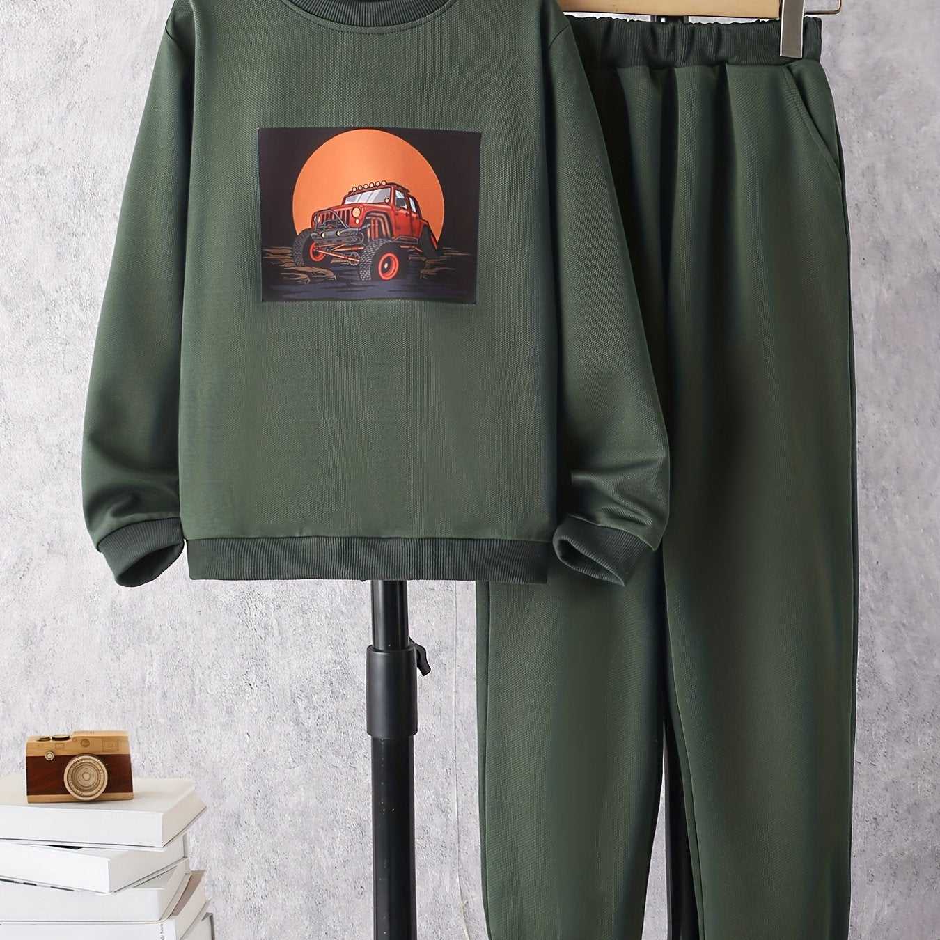 Boy's Cartoon Car Sweatshirt & Sweatpants Set for Spring Fall