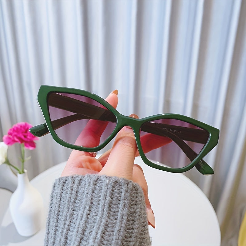 Cat Eye Sunglasses Gradient Lens Minimalist Square Frame Eyewear