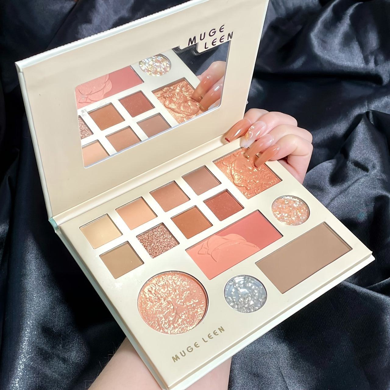 3-In-1 Eyeshadow Blush Highlighter Palette
