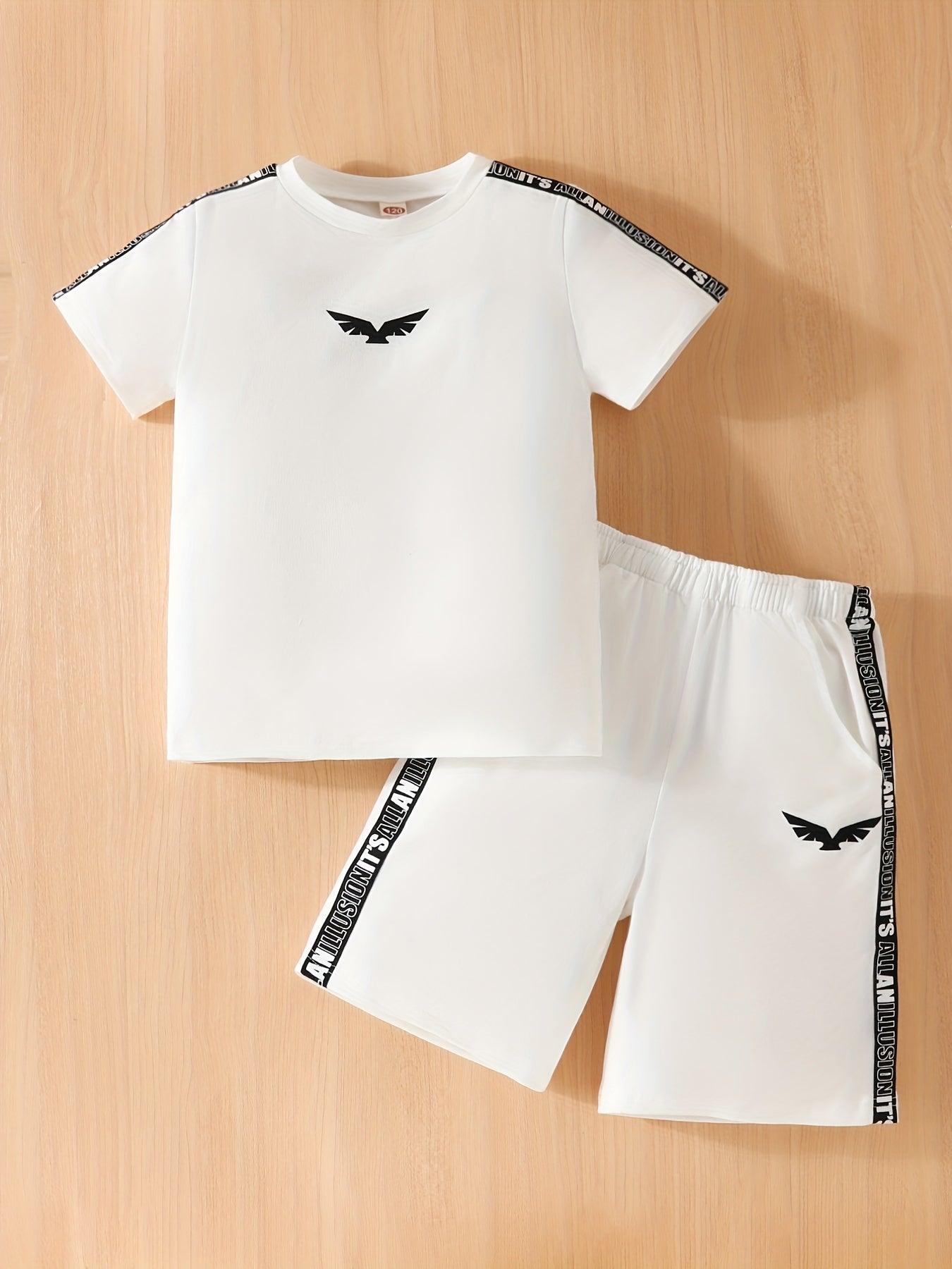2pcs Boys Letter Graphic Spliced T Shirts & Track Shorts Set