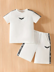 2pcs Boys Letter Graphic Spliced T Shirts & Track Shorts Set
