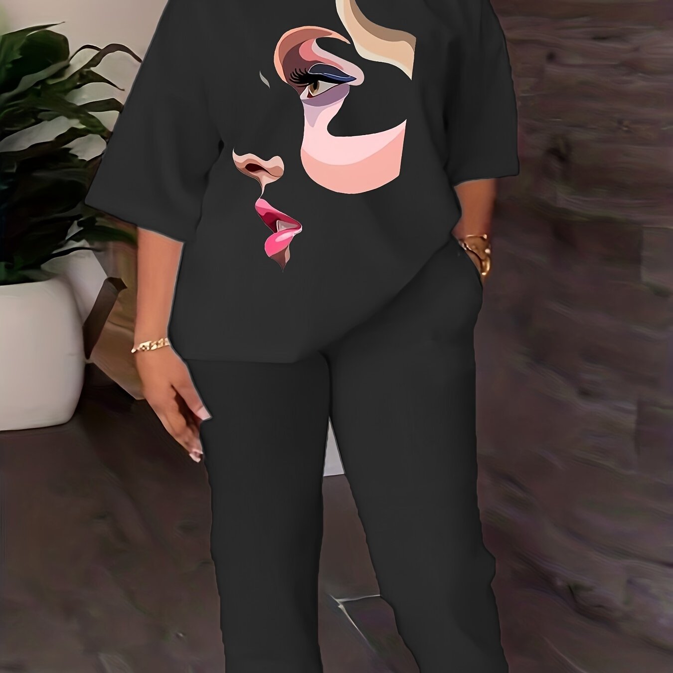 Abstract Face Print Two Piece Set with Solid Pants