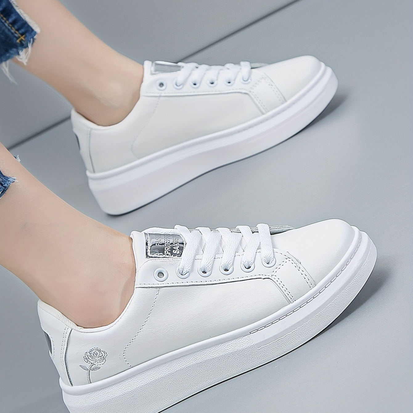 Women's Rose Pattern Skate Shoes Lace Up Thick Sole Flat Shoes
