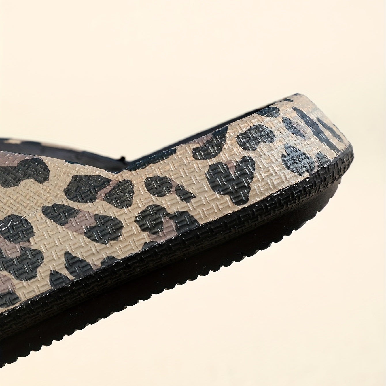 Leopard Print Flip Flops Platform Slippers Lightweight Comfortable Shoes