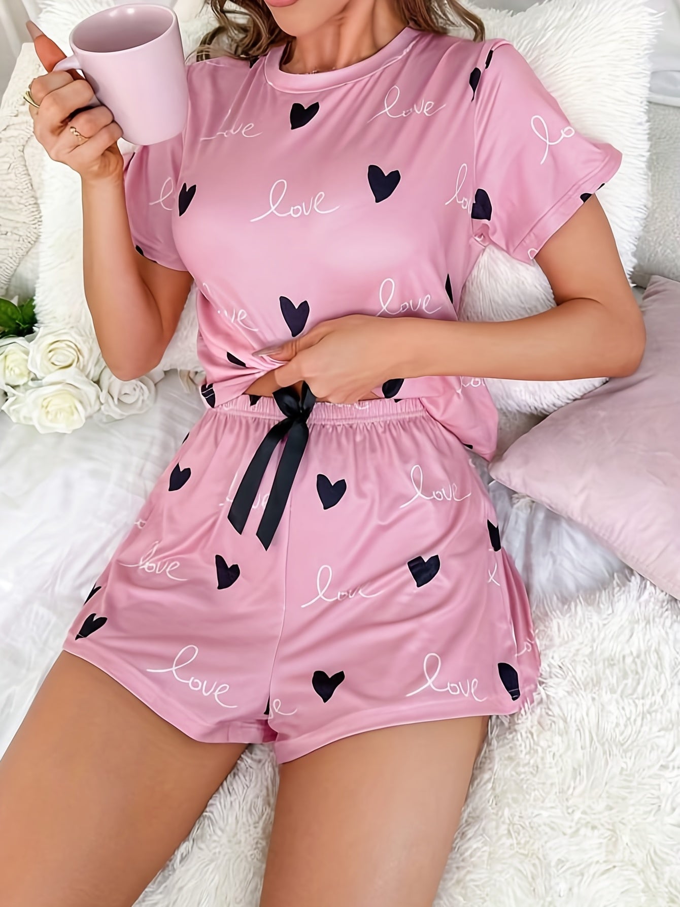 Heart Print Pajamas Set Short Sleeve Crew Neck Top & Shorts Women's Sleepwear