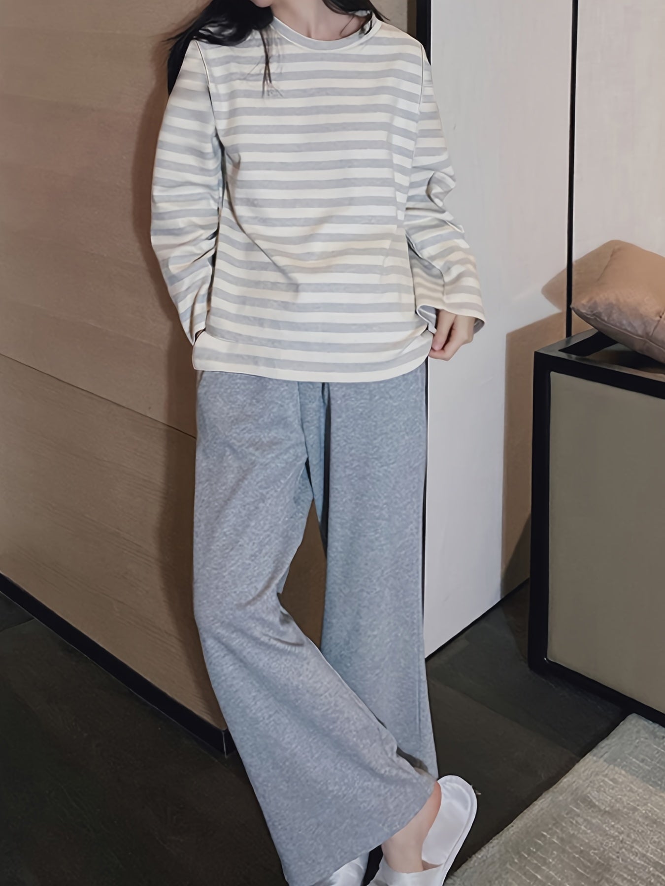 Stripe Print Pajama Set Long Sleeve Top & Lounge Pants Women's Sleepwear