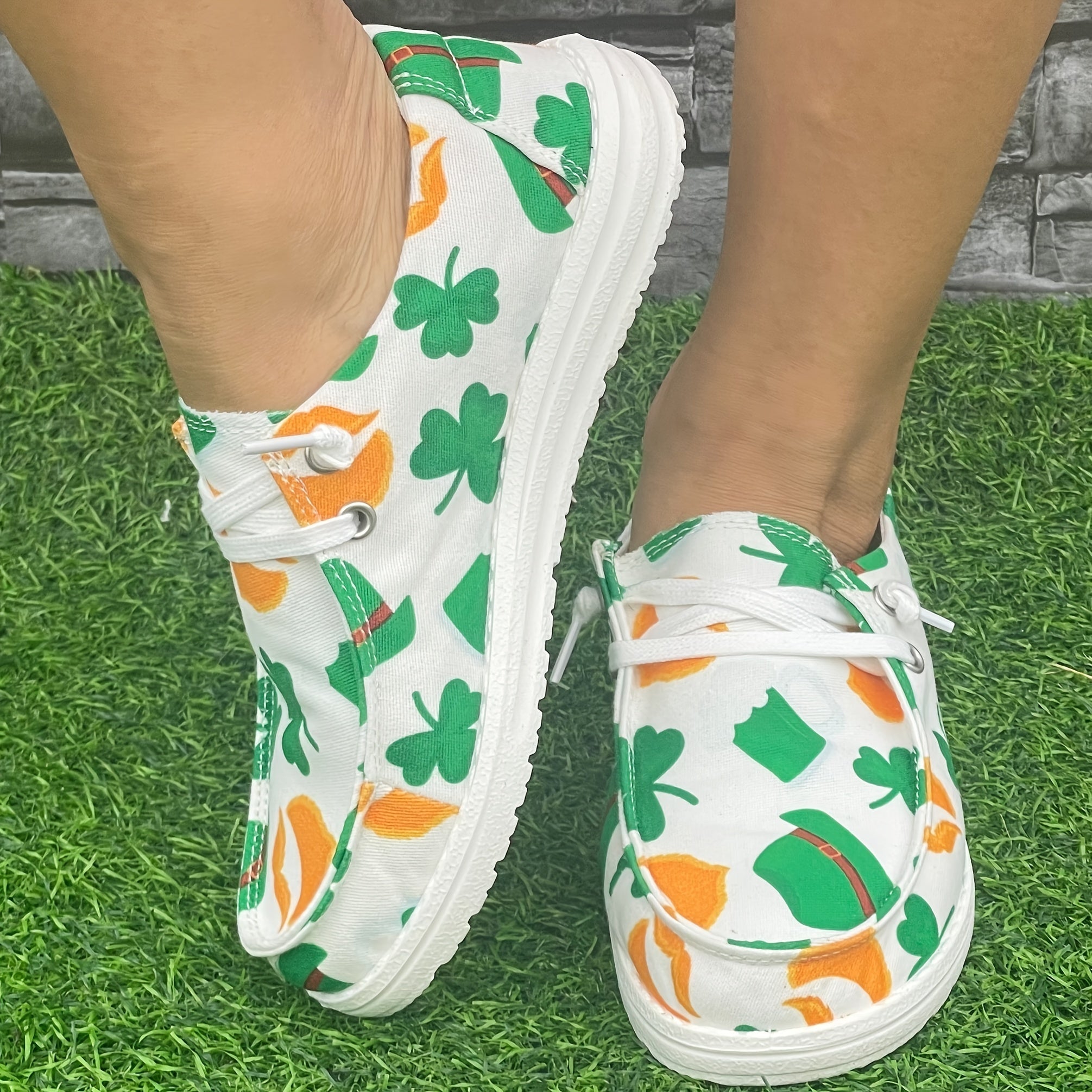 Women's Colorful Clover & Hat Flat Skate Shoes Lightweight Walking Shoes