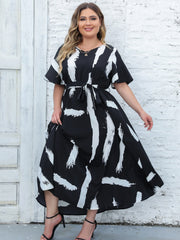 Plus Size Brush Print Short Sleeve V Neck Maxi Dress With Belt