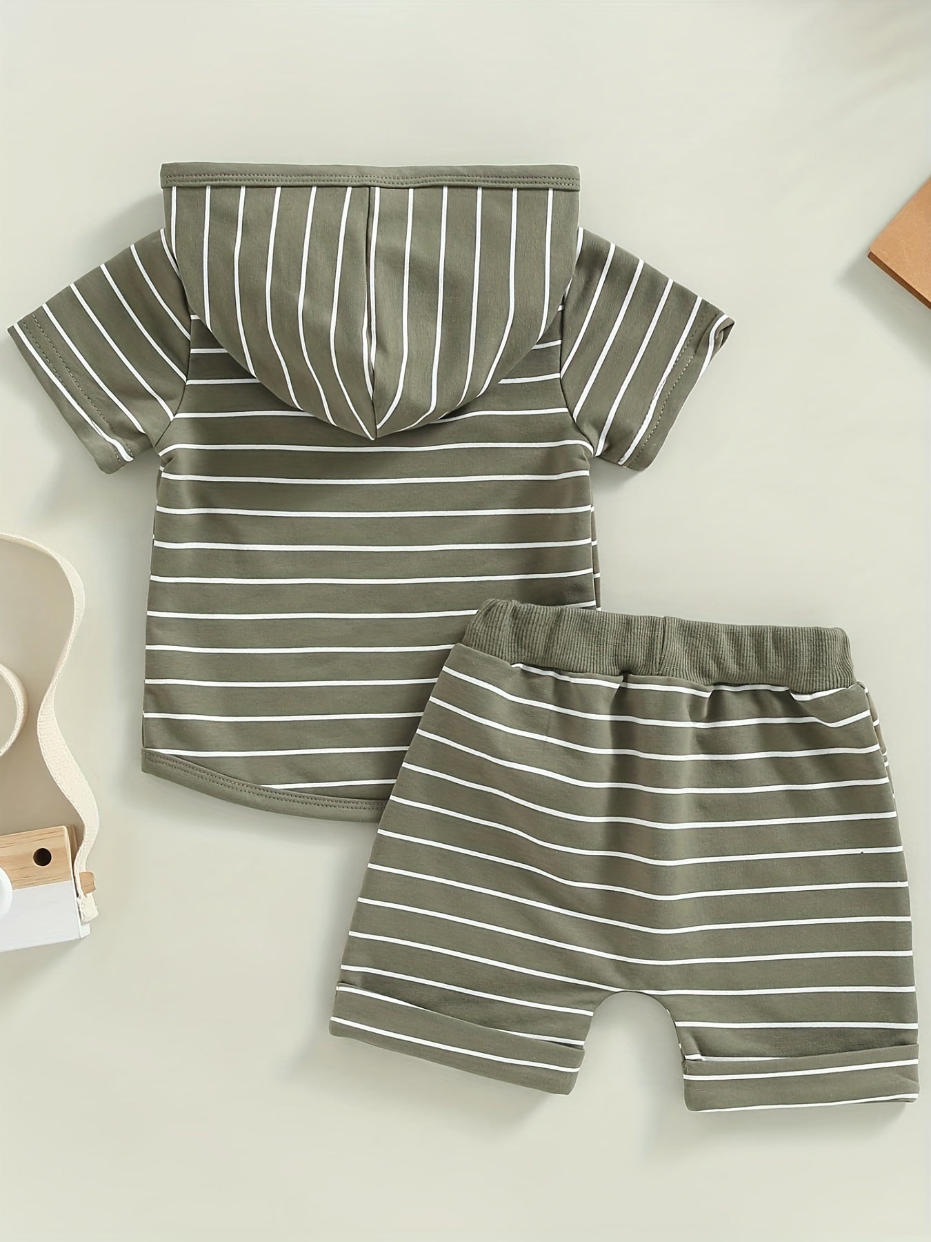 2pcs Baby Boys Short Sleeve Hooded Top & Shorts Set for Summer