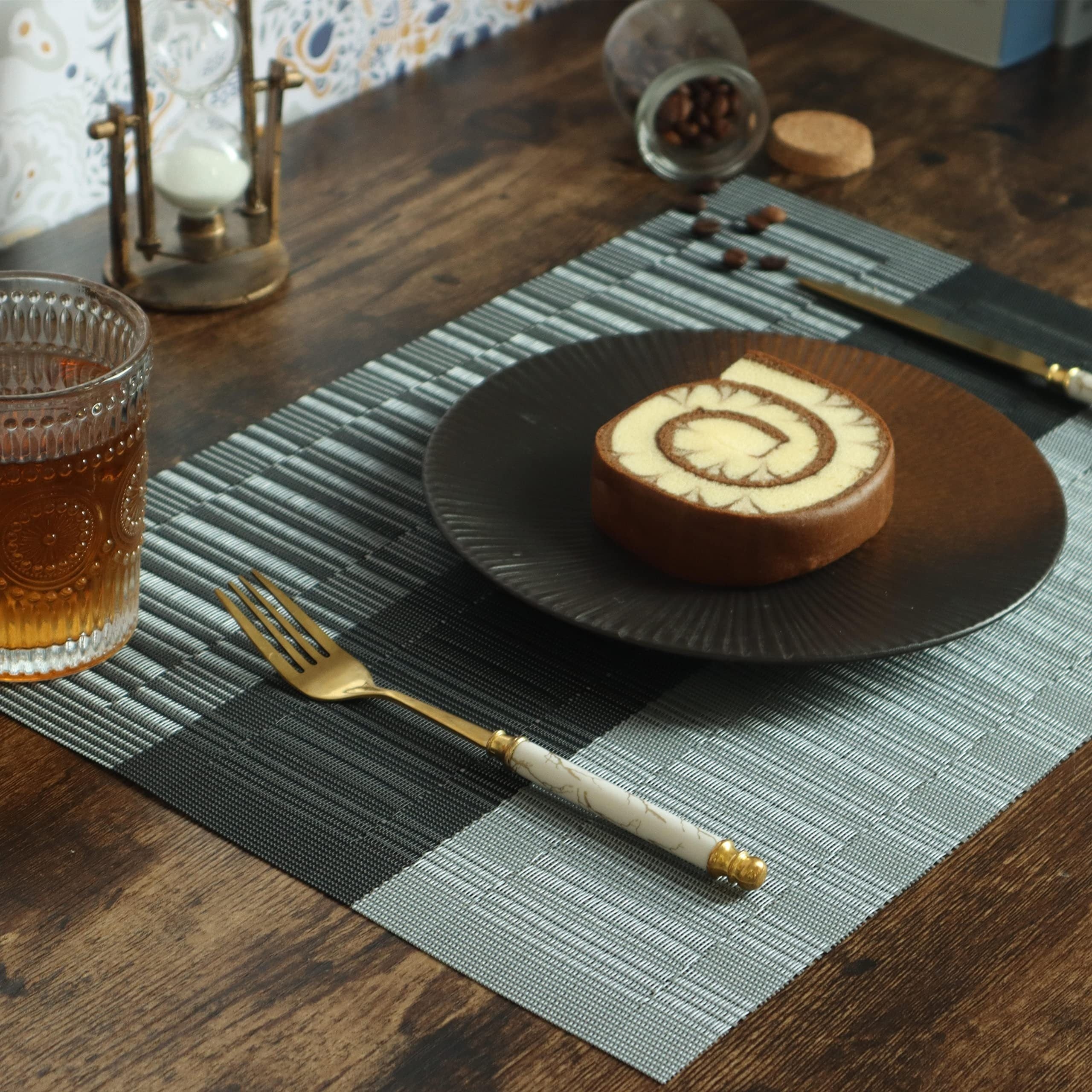 Square Placemats Set of 6 Non Slip Washable Table Mats