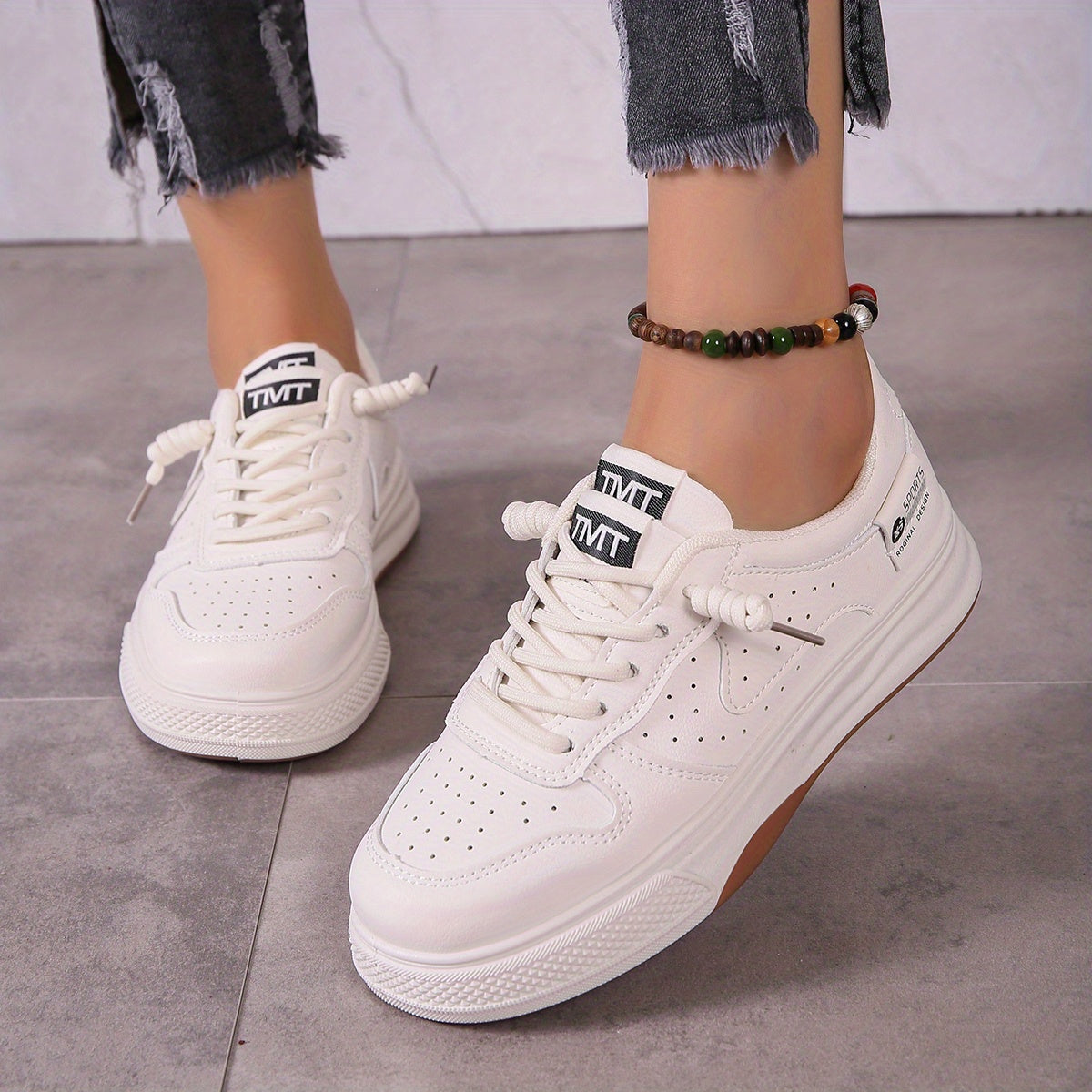 Women's Platform Skate Shoes Round Toe Lace Up Low Top Sneakers